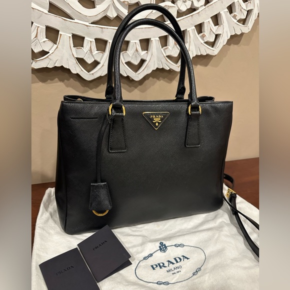 PRADA Medium Galleria Saffiano leather bag - Picture 10 of 16